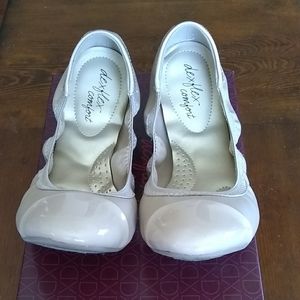EUC {dexflex comfort} Claire Flats
